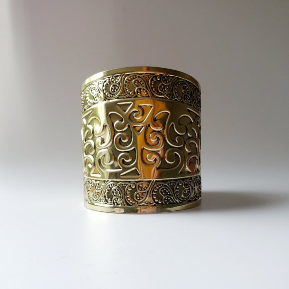 Estruscan Goddess Style Cuff Bangle Bracelet Rustic Gold tone & Black Textured - Picture 11 of 11